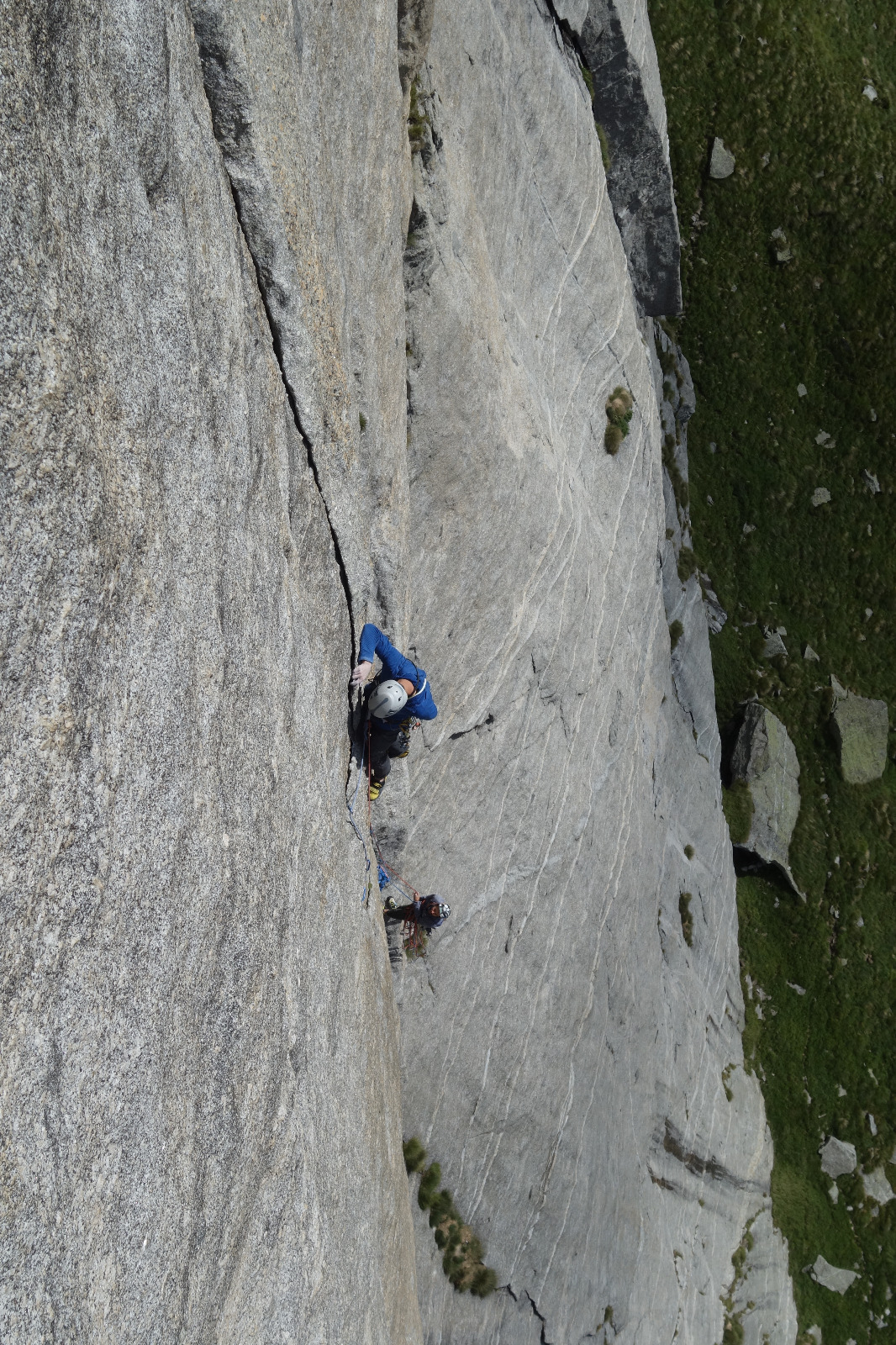 Giacomo on the tiny crack offered by the 5th pitch